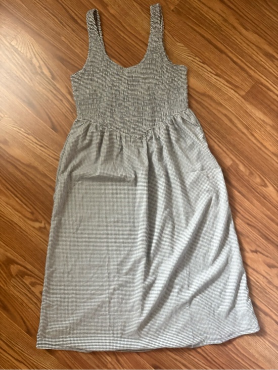 Old Navy Dresses & Skirts - Old Navy Black and White Check Smocked Tank Midi Dress